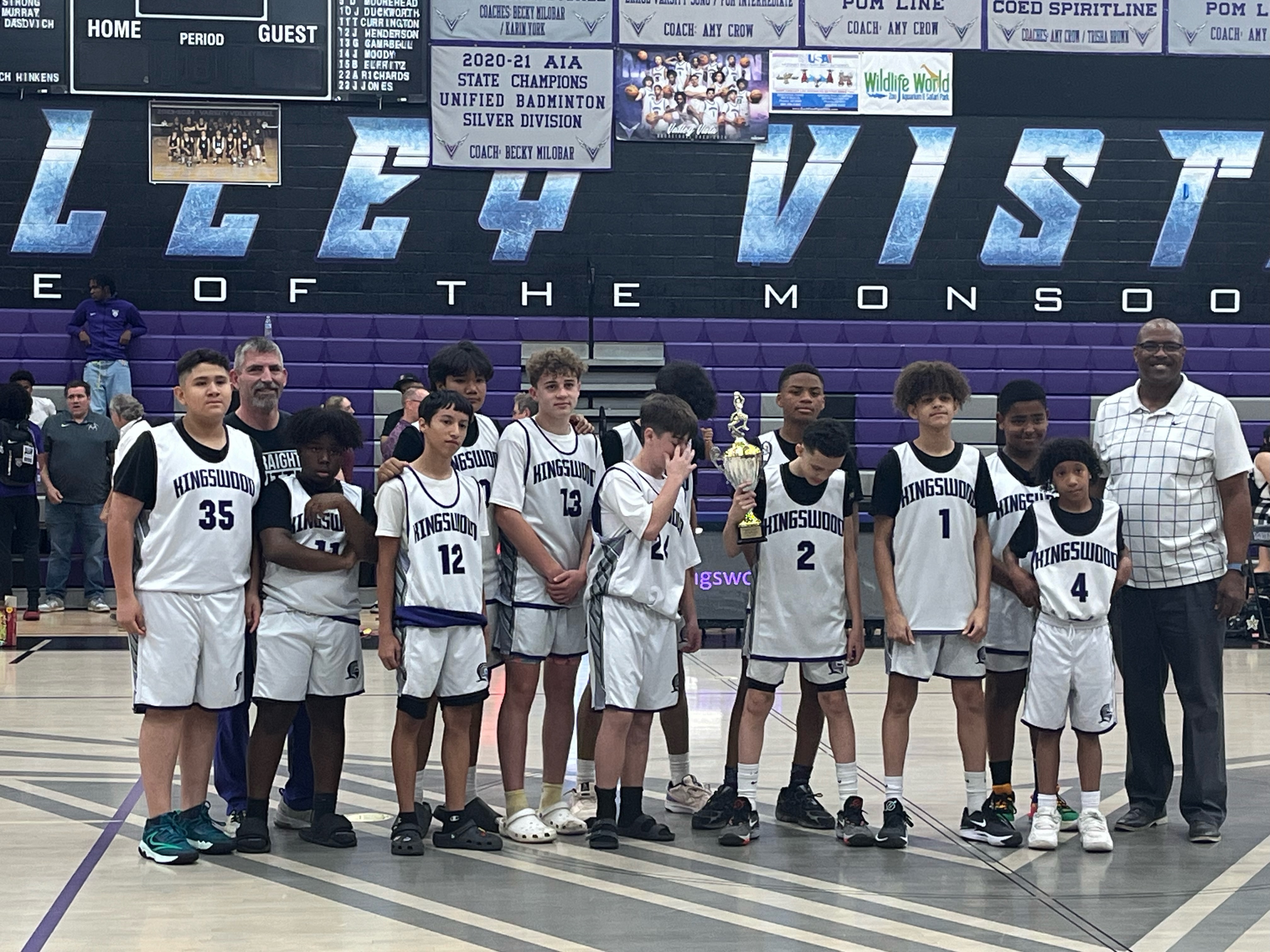 boys basketball team